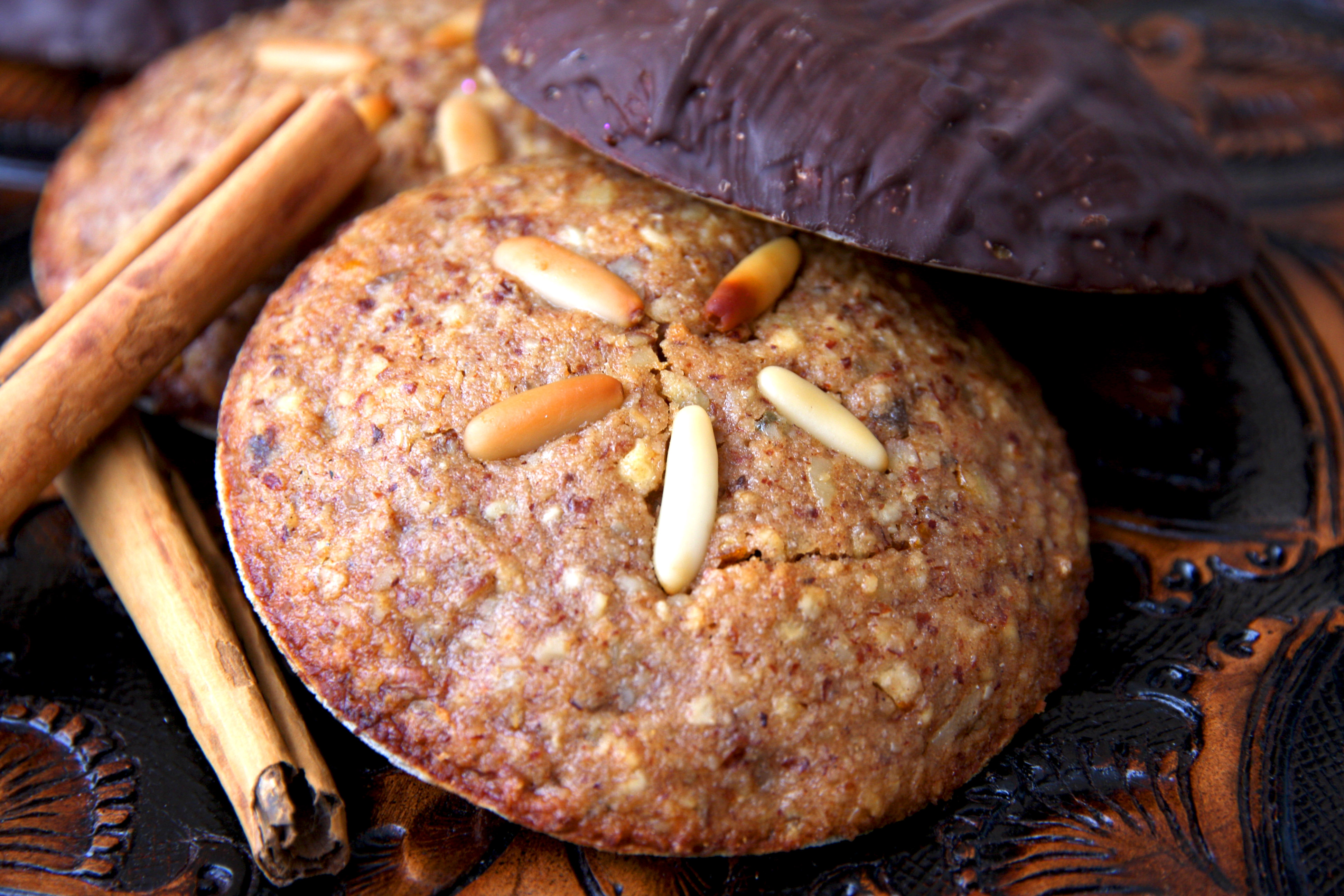 Elisenlebkuchen Grundrezept - ESSEN TRINKEN